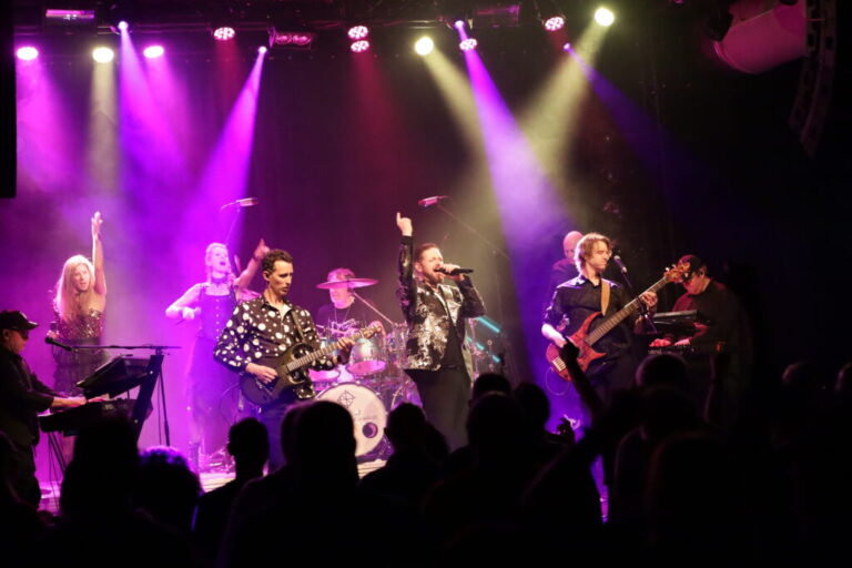 Toto Tribute by Kingdom of Toto — muziek in Hellevoetsluis